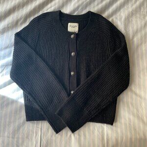 Abercrombie Crew Pearl Button Cardigan in Black